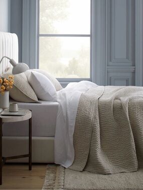 NWOT European Linen and Organic Cotton Quilt in Natural - Retail $150